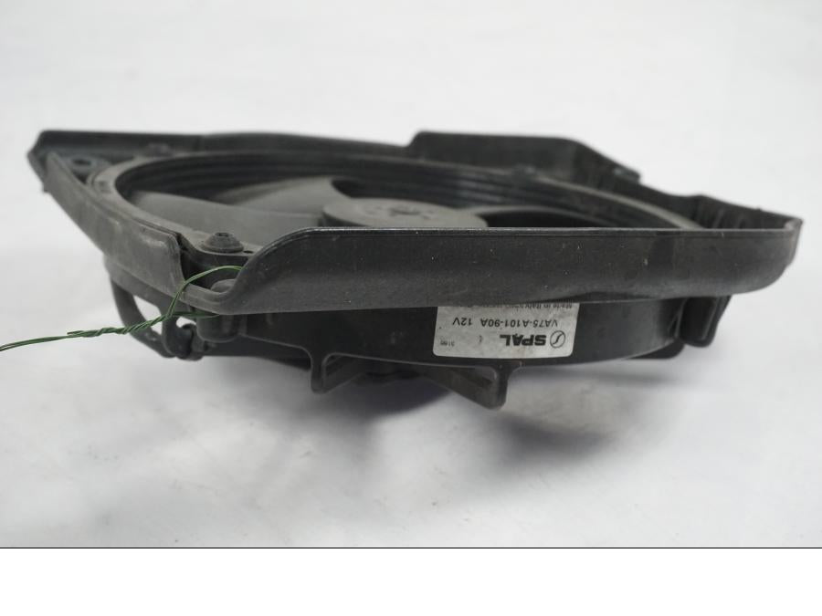 Vänster sida på Vattenkylfläkt från en MV Agusta Dragster -2014 motorcykel.