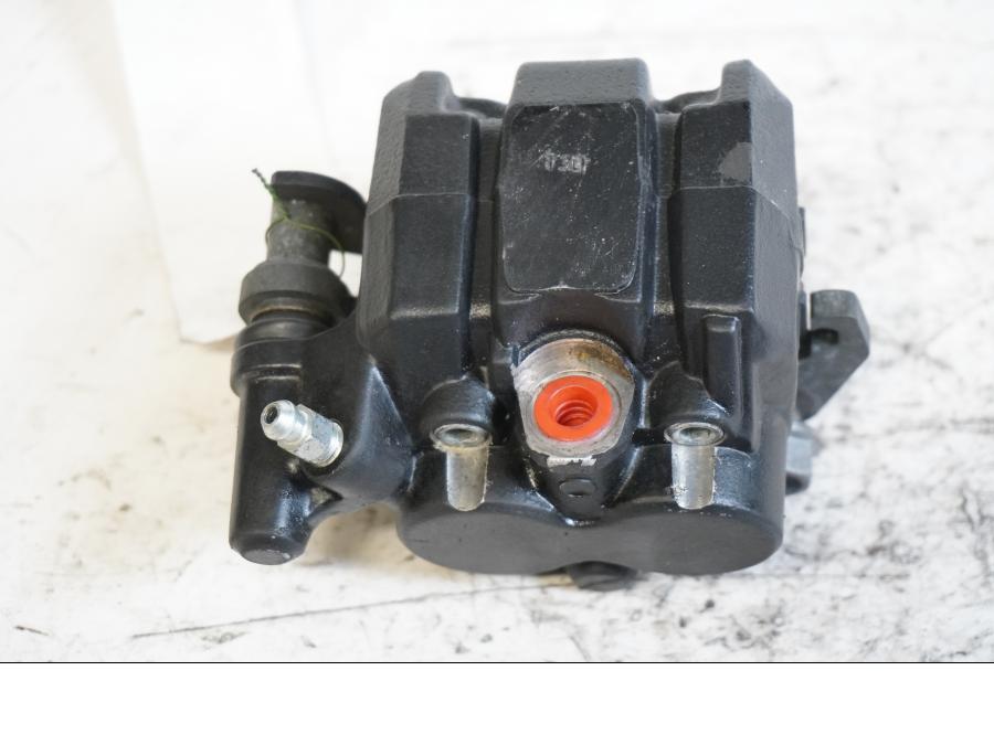 Framsidan på Bromsok från en Triumph Sprint GT -2011 motorcykel.