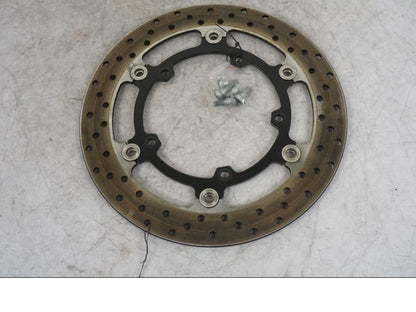 Framsidan på Bromsskiva från en Yamaha MT-09 -2024 motorcykel.