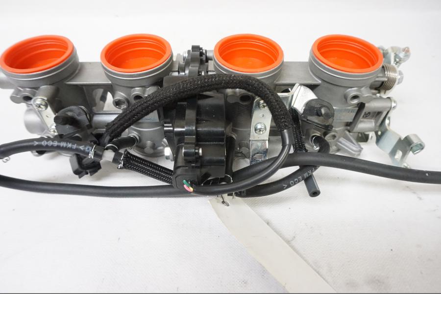 Baksidan på Spjällhus från en Kawasaki Z 900 -2020 motorcykel.