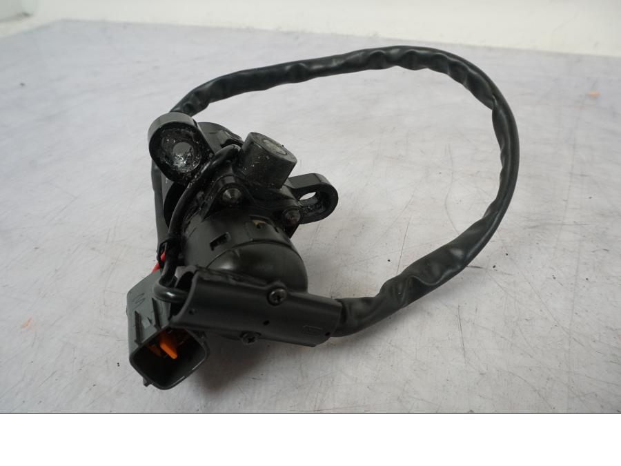 Extrabild3 på Låssats från en Triumph Bonneville T120 -2021 motorcykel.