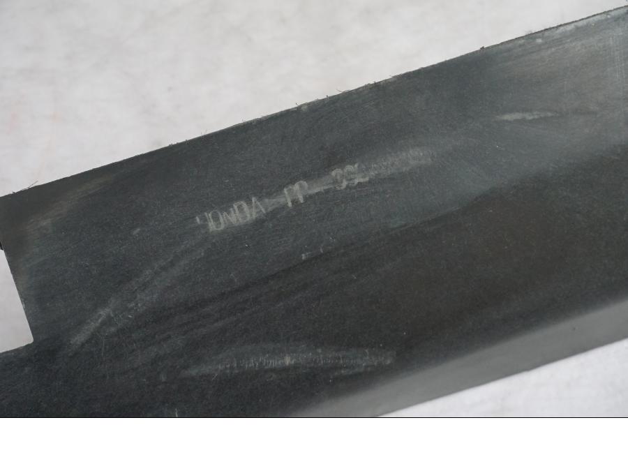 Snett nerifrån på Vattenkylkåpa från en Honda CBR 1100 XX -1999 motorcykel.