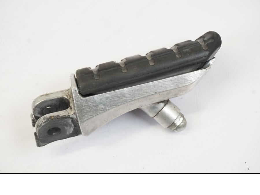 Höger sida på Fotpinne från en Honda NT 700 -2008 motorcykel.