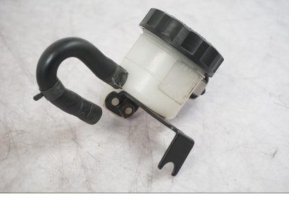 Framsidan på Bromsvätskebehållare från en Triumph Tiger -2009 motorcykel.