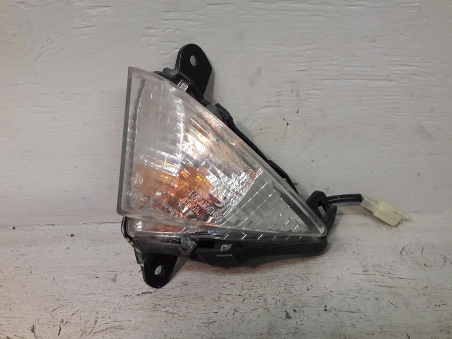Framsidan på Blinkers från en Kawasaki GTR 1400 -2012 motorcykel.