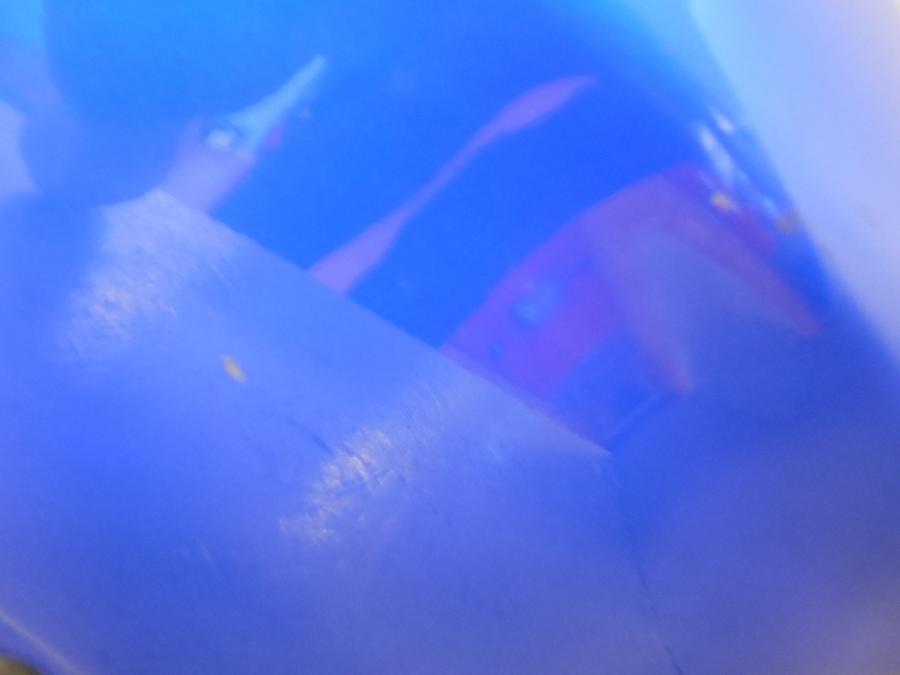 Vänster sida på Bensintank från en Honda CBR 125 R -2006 motorcykel.