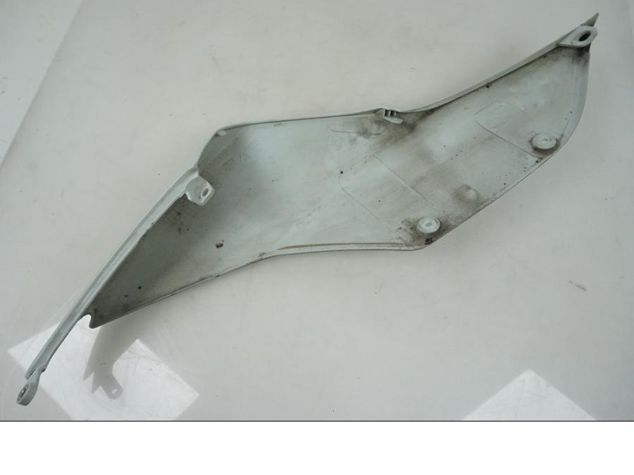 Höger sida på Bakvinge från en Ducati 1199 Panigale -2013 motorcykel.