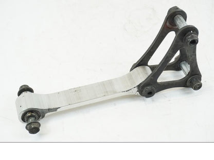 Framsidan på Stötdämparlänkage från en Yamaha YZF R6 -1999 motorcykel.