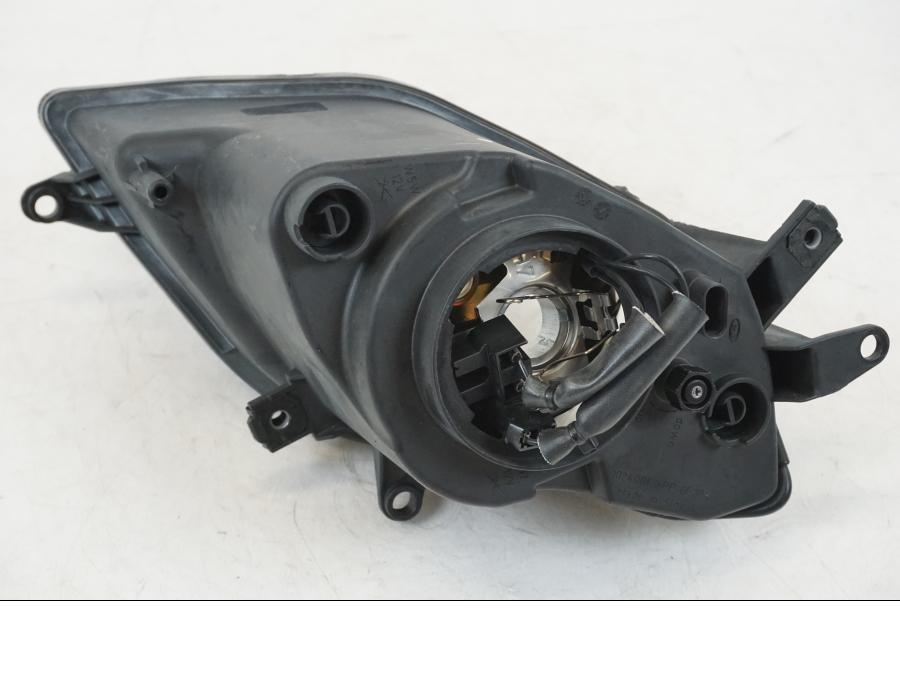 Vänster sida på Strålkastare från en BMW S 1000 XR -2014 motorcykel.