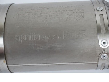 Vänster sida på Ljuddämpare från en Aprilia RSV 1000 -2008 motorcykel.