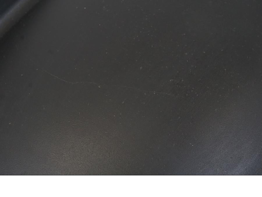 Baksidan på Svingskärm från en Aprilia Tuono V4R -2011 motorcykel.