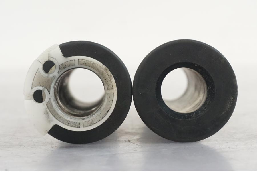 Snett uppifrån på Handtag från en Suzuki SV 650 -1999 motorcykel.