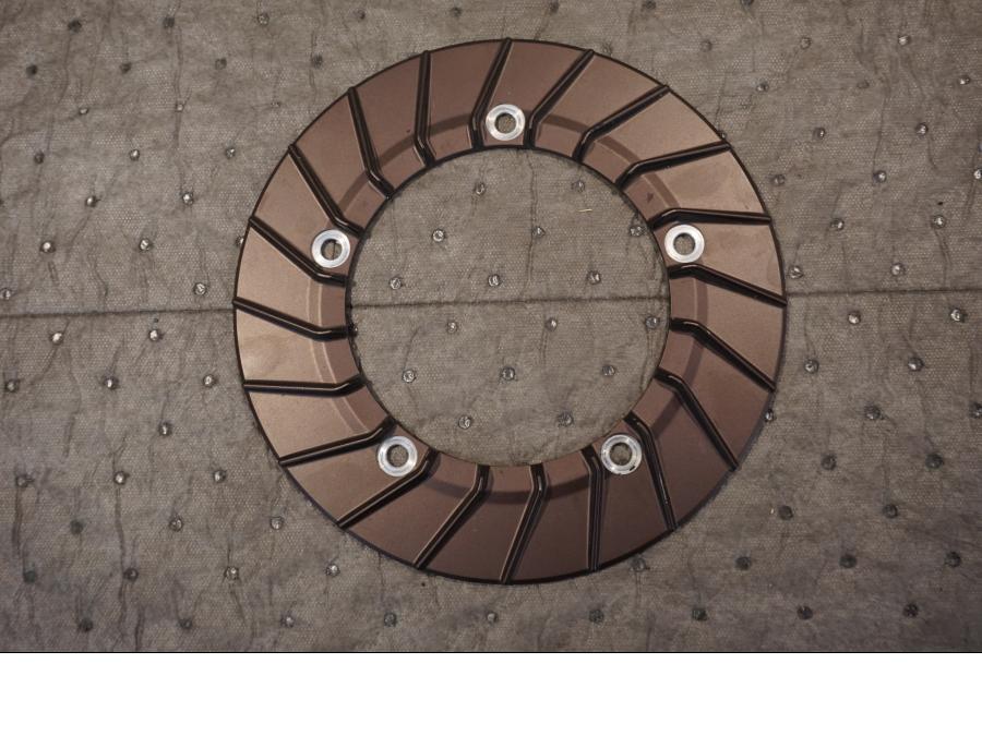 Framsidan på Bromsskivedekor från en Yamaha V-Max 1700 -2010 motorcykel.