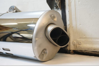 Vänster sida på Ljuddämpare från en BMW R 1200 GS -2011 motorcykel.