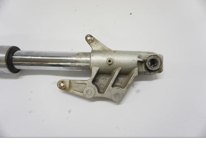 Vänster sida på Gaffelben från en Suzuki VZ 800 -1998 motorcykel.