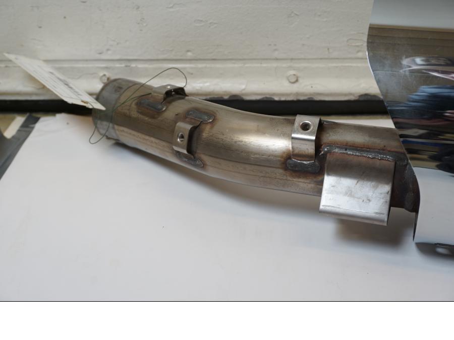 Snett uppifrån på Ljuddämpare från en BMW R 1200 GS -2007 motorcykel.