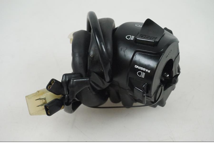 Baksidan på Styrelreglage från en Honda CBR 1000 -2005 motorcykel.