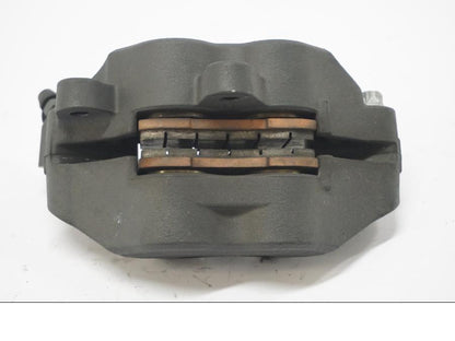 Baksidan på Bromsok från en Kawasaki Z 900 -2019 motorcykel.