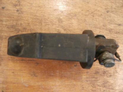 Vänster sida på Fotpinne från en Buell X1 Lightning -2002 motorcykel.