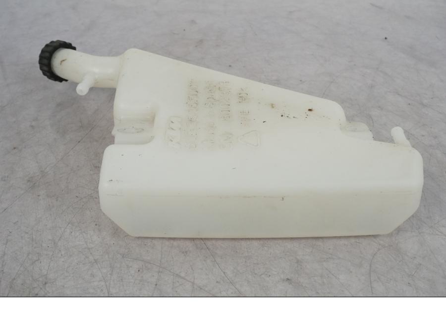 Baksidan på Vattenexpansionskärl från en KTM 1290 Super Adventure R -2018 motorcykel.