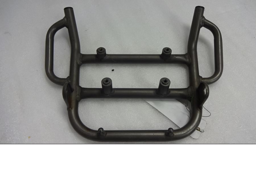 Höger sida på Pakethållare från en Suzuki DR 650 -1993 motorcykel.