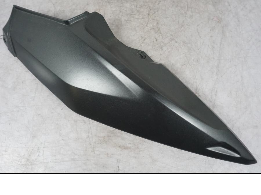 Framsidan på Bensintankskåpa från en BMW K 1600 GTL -2015 motorcykel.