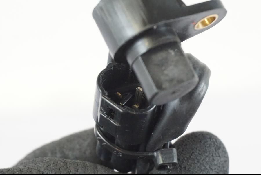 Snett uppifrån på Hastighetsgivare från en Kawasaki ZX-6R -2011 motorcykel.