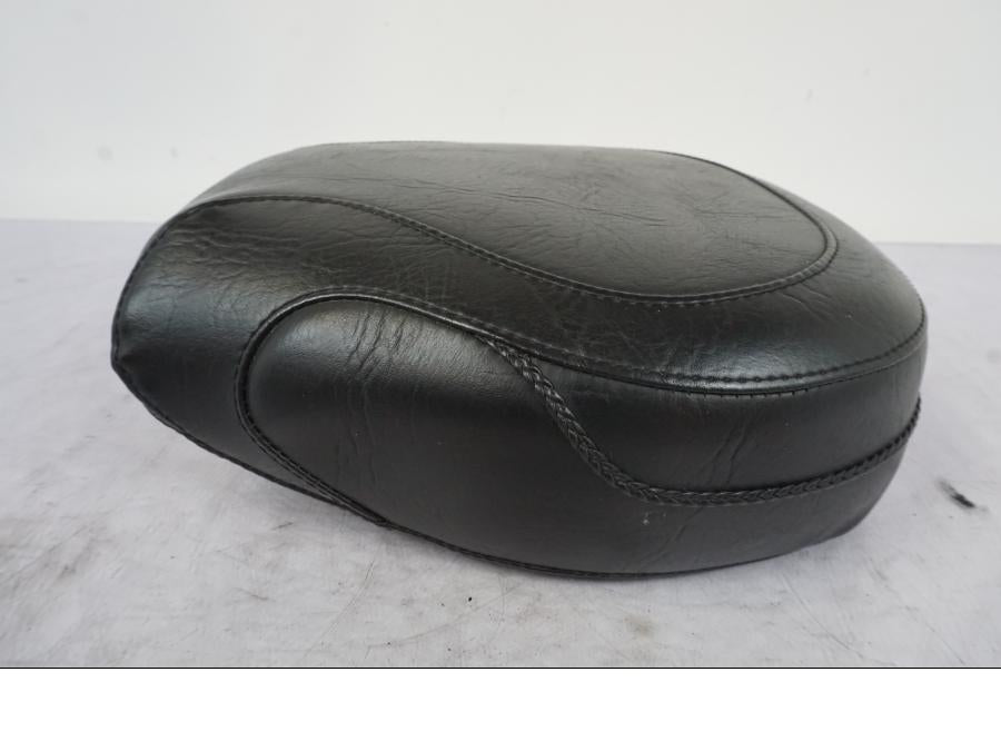 Baksidan på Sadel från en Kawasaki VN 1500 -2003 motorcykel.