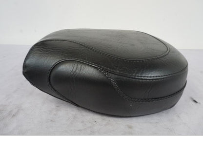 Baksidan på Sadel från en Kawasaki VN 1500 -2003 motorcykel.