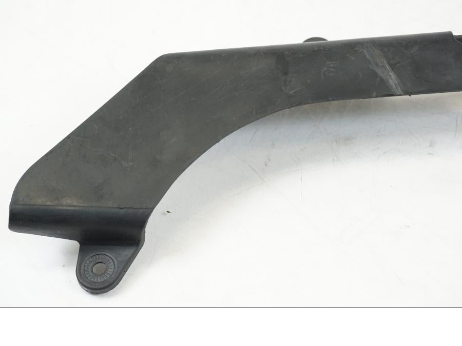 Baksidan på Kedjeskydd från en Yamaha YZF R6 -1999 motorcykel.