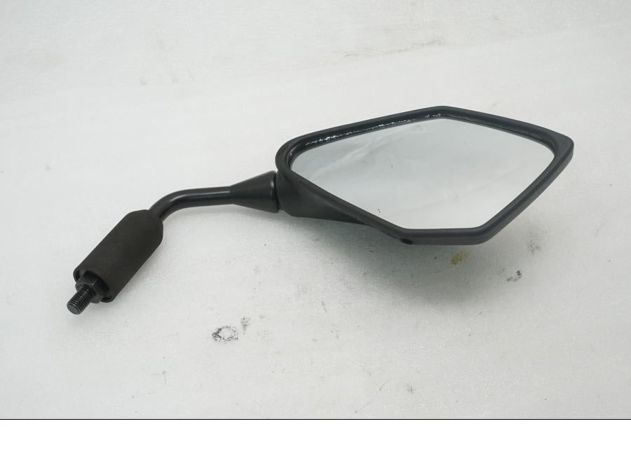 Baksidan på Backspegel från en Kawasaki Z 400 -2020 motorcykel.