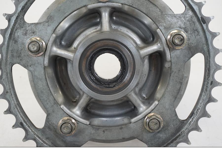 Baksidan på Drevfäste från en Triumph TT 600 -2002 motorcykel.