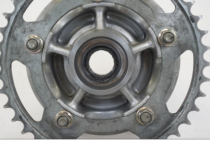 Baksidan på Drevfäste från en Triumph TT 600 -2002 motorcykel.