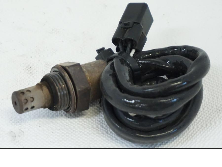 Framsidan på Lambdasond från en Yamaha YZF R6 -2006 motorcykel.