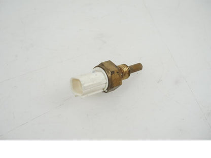 Framsidan på Vattenkyltermostat från en KTM 1290 Super Duke R -2021 motorcykel.