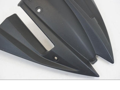 Höger sida på Vindrutefäste från en Kawasaki ER-6F -2016 motorcykel.