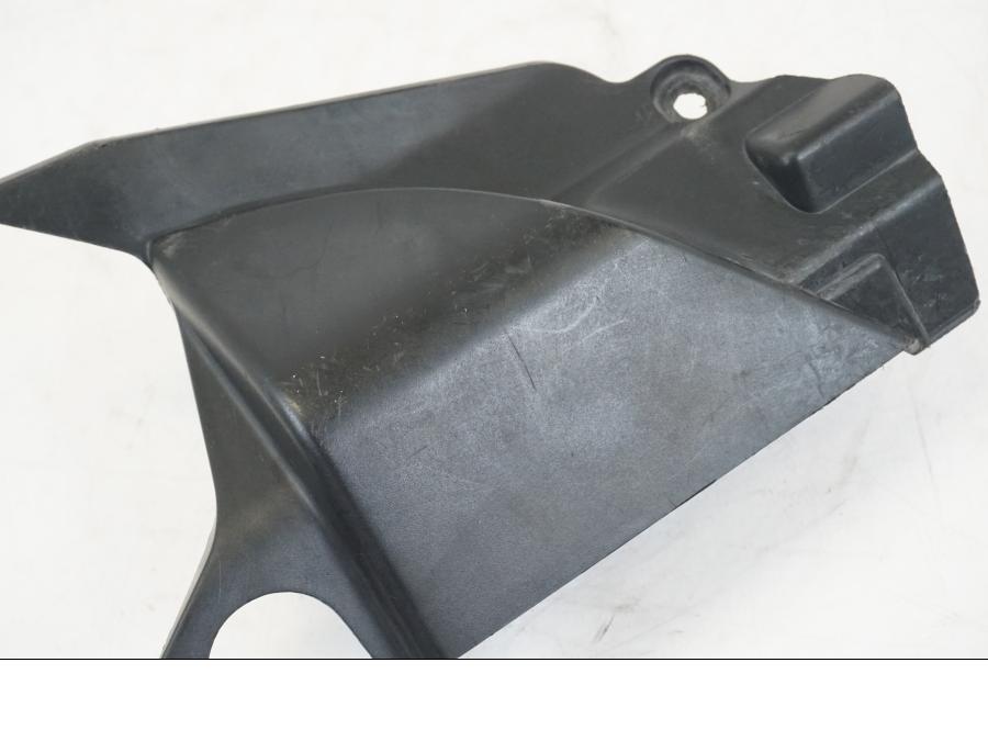 Baksidan på Sidopanel från en Honda VFR 800 -2003 motorcykel.