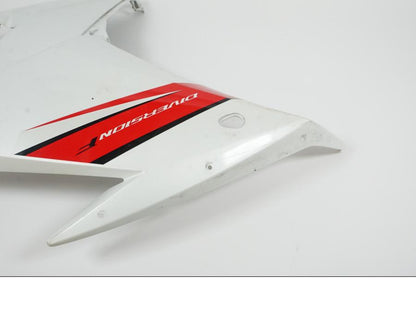 Snett nerifrån på Sidkåpa från en Yamaha XJ 6 -2011 motorcykel.