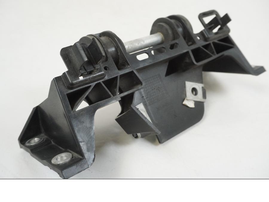 Snett uppifrån på Bensintankfäste från en BMW S 1000 R -2019 motorcykel.