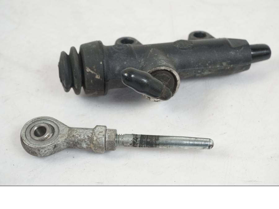 Baksidan på Bromshuvudcylinder från en Husqvarna 701 SUPERMOTO ABS -2016 motorcykel.