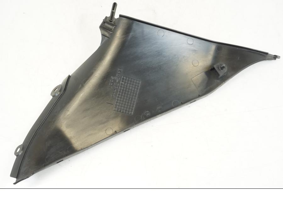 Höger sida på Sidkåpa från en Suzuki GSX-R 750 -2008 motorcykel.