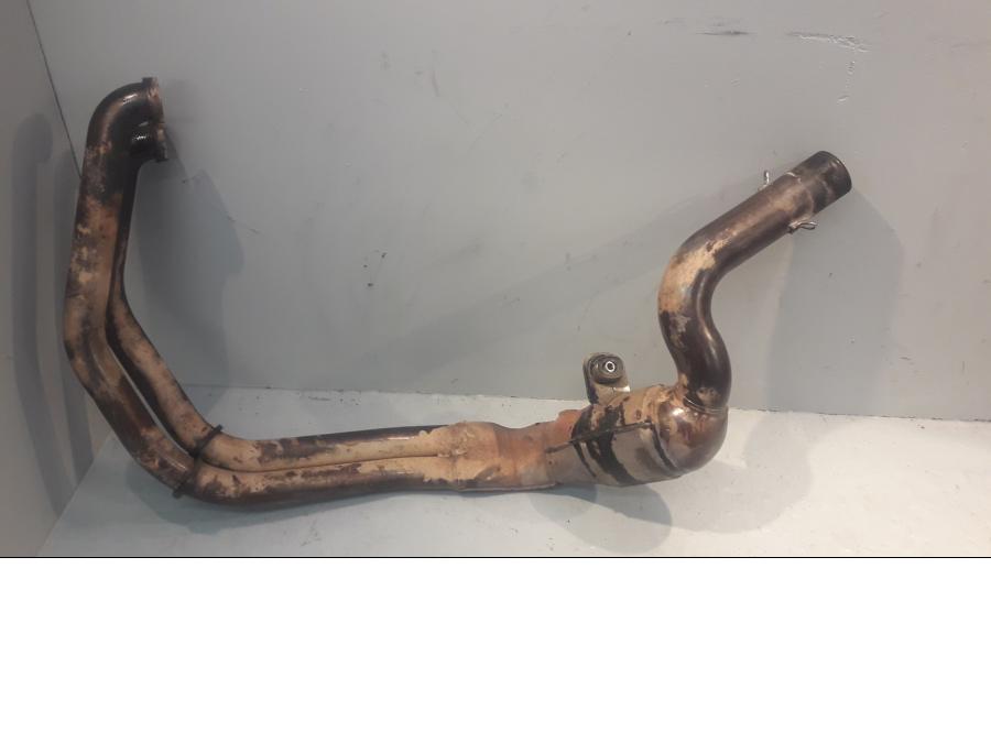 Baksidan på Grenrör från en BMW F 800 GS -2009 motorcykel.