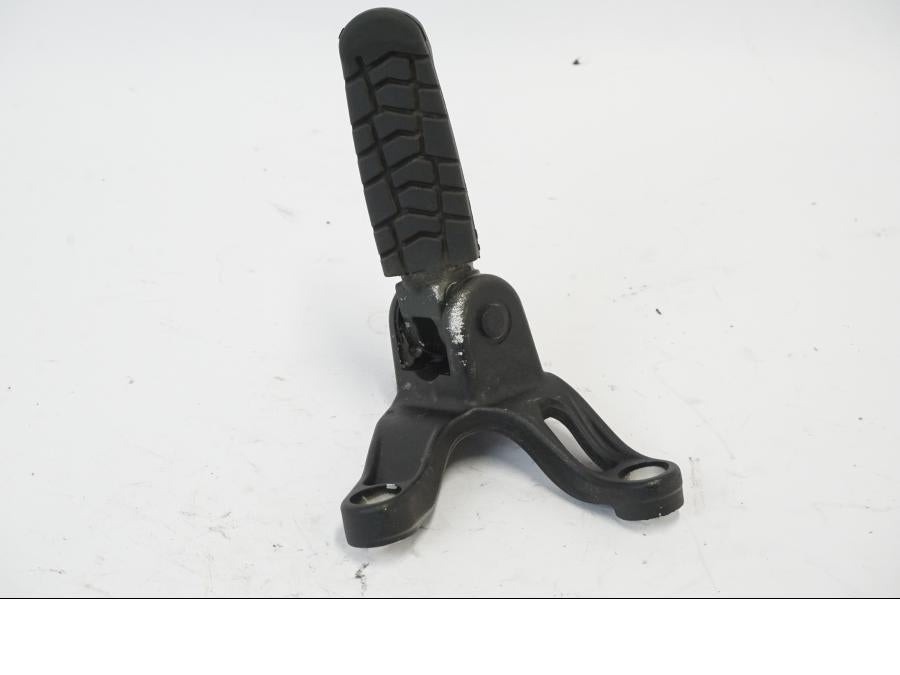 Höger sida på Fotpinne från en KTM 690 Duke -2016 motorcykel.