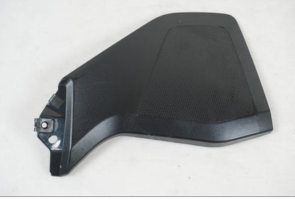 Höger sida på Bensintankskåpa från en Yamaha MT-09 -2019 motorcykel.