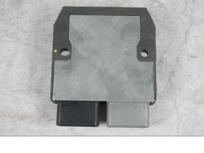 Snett nerifrån på Likriktare från en Ducati Multistrada V4 -2024 motorcykel.