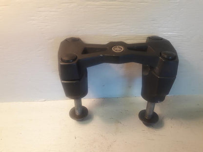 Framsidan på Styrfäste från en Yamaha MT 125 -2017 motorcykel.