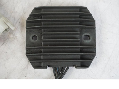 Baksidan på Likriktare från en Kawasaki ZX-6R -2006 motorcykel.