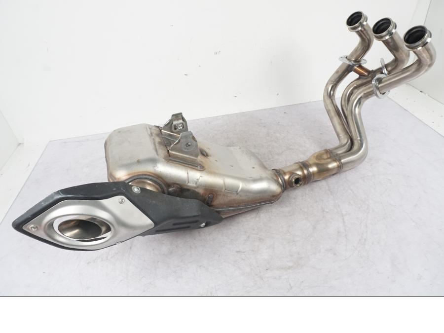 Framsidan på Avgassystem från en Yamaha MT-09 -2019 motorcykel.