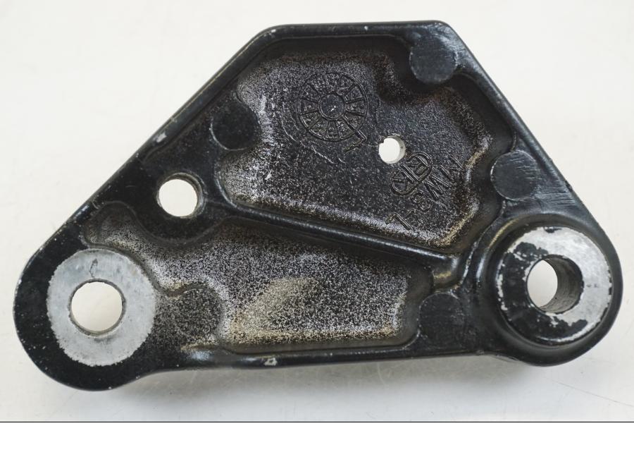 Extrabild2 på Fotpinnefäste från en Honda CB 750 -2002 motorcykel.