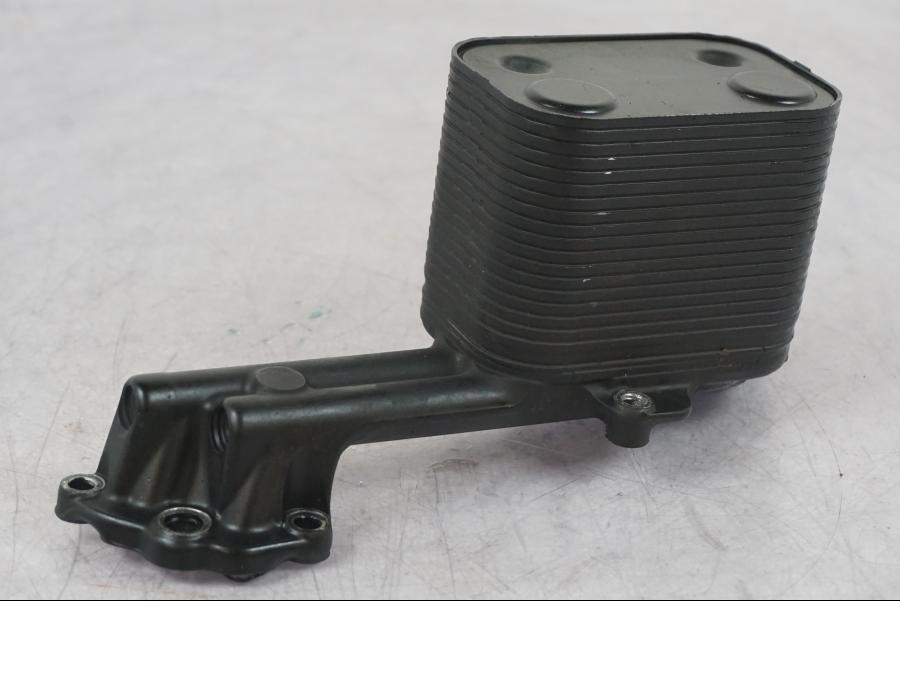 Snett uppifrån på Oljekyl från en KTM 1190 Adventure -2015 motorcykel.